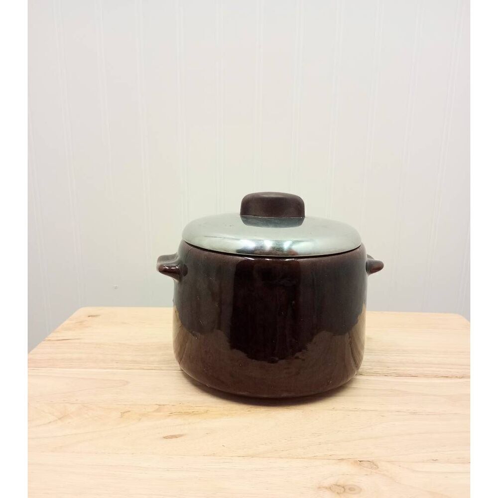 Vintage West bend, ceramic Crock bean pot with aluminum lid